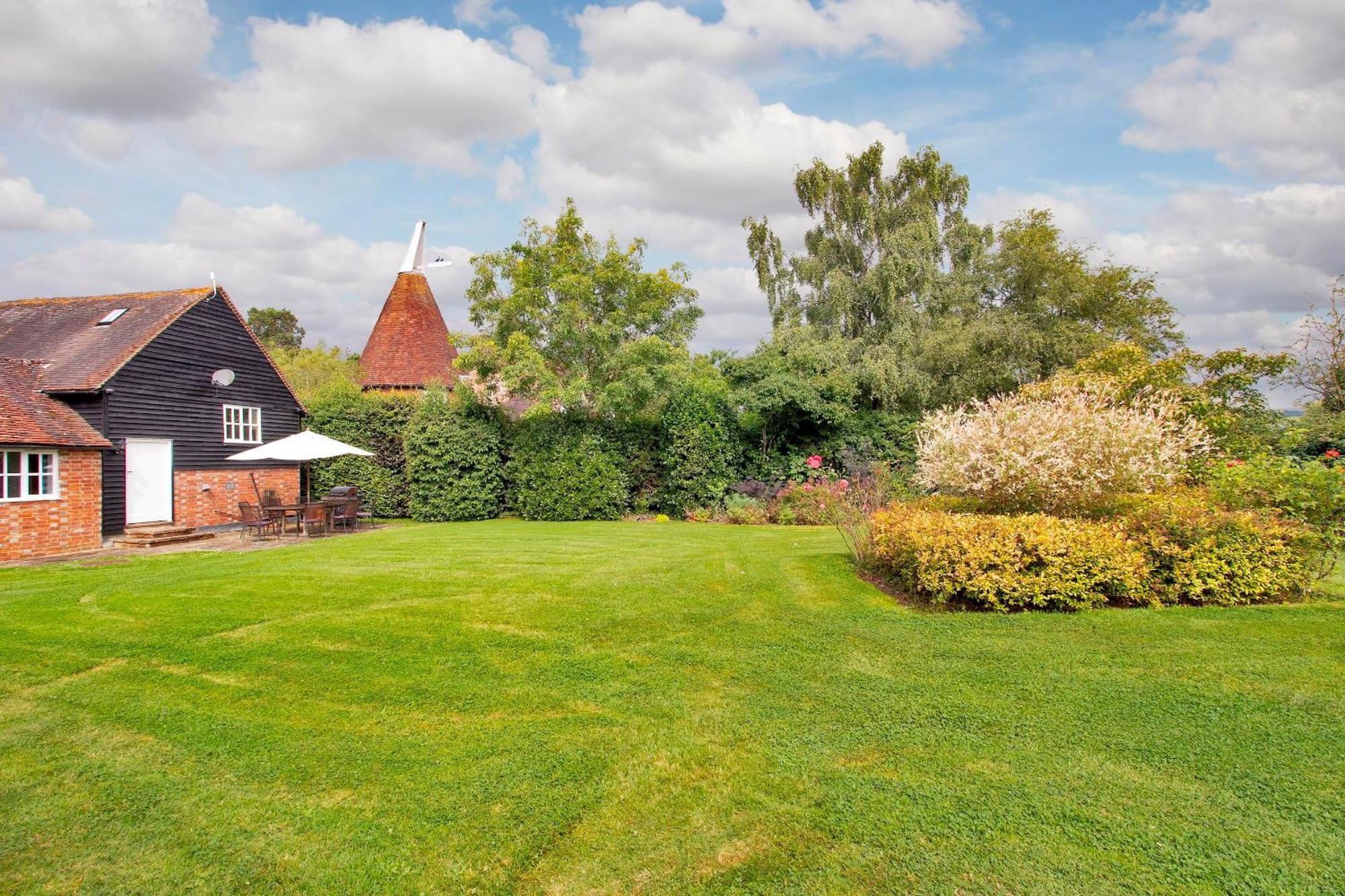 Pass The Keys Beautiful Rural Barn Villa Tonbridge Exterior photo