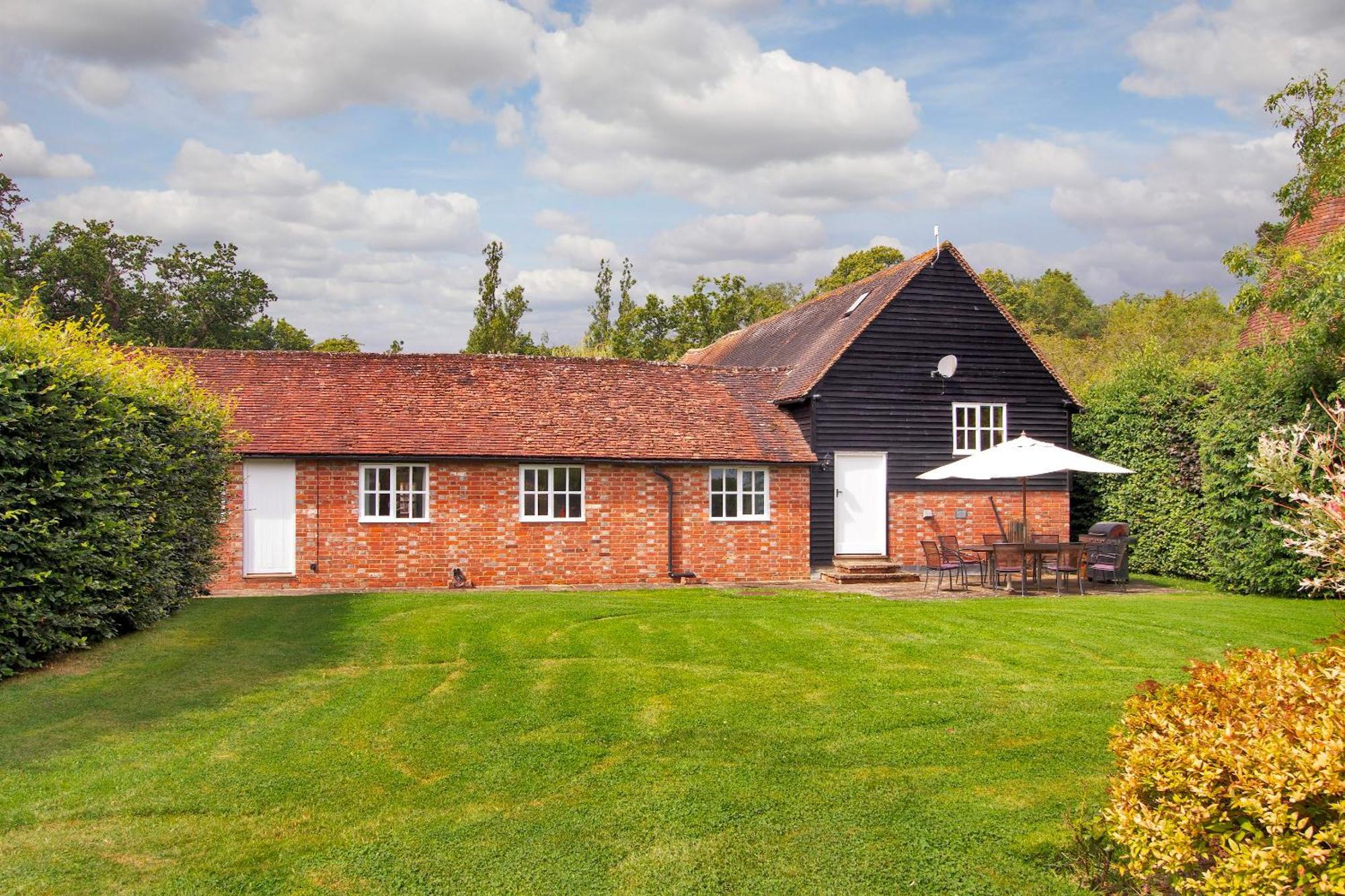 Pass The Keys Beautiful Rural Barn Villa Tonbridge Exterior photo